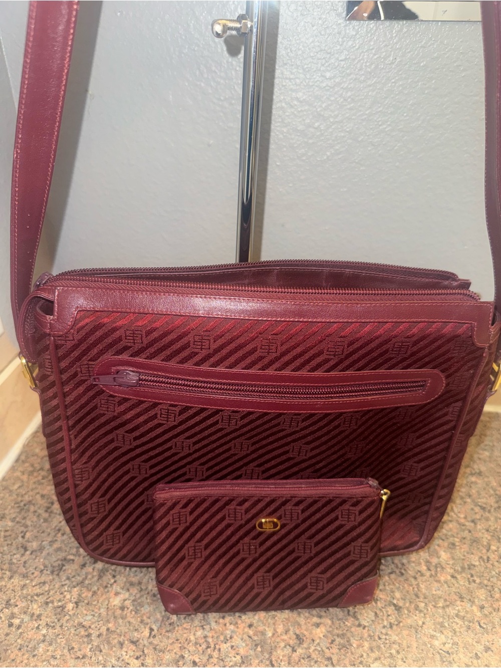 Emilio Pucci Wine Burgundy Shoulder Bag with Matching Pouch set - Picture 3 of 9